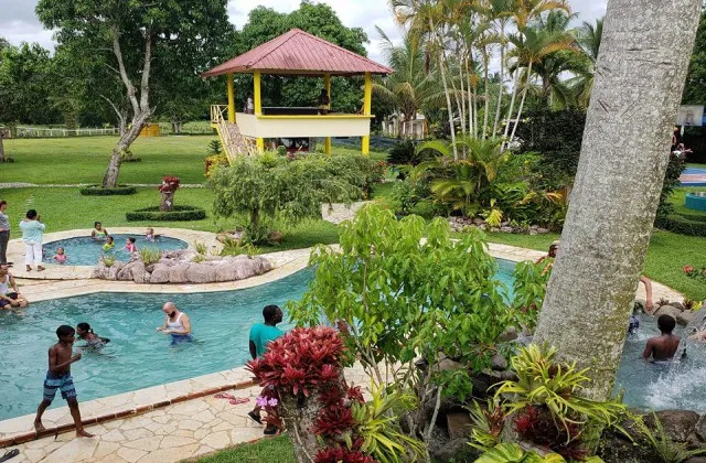 Rancho La Mecha Bayaguana piscina